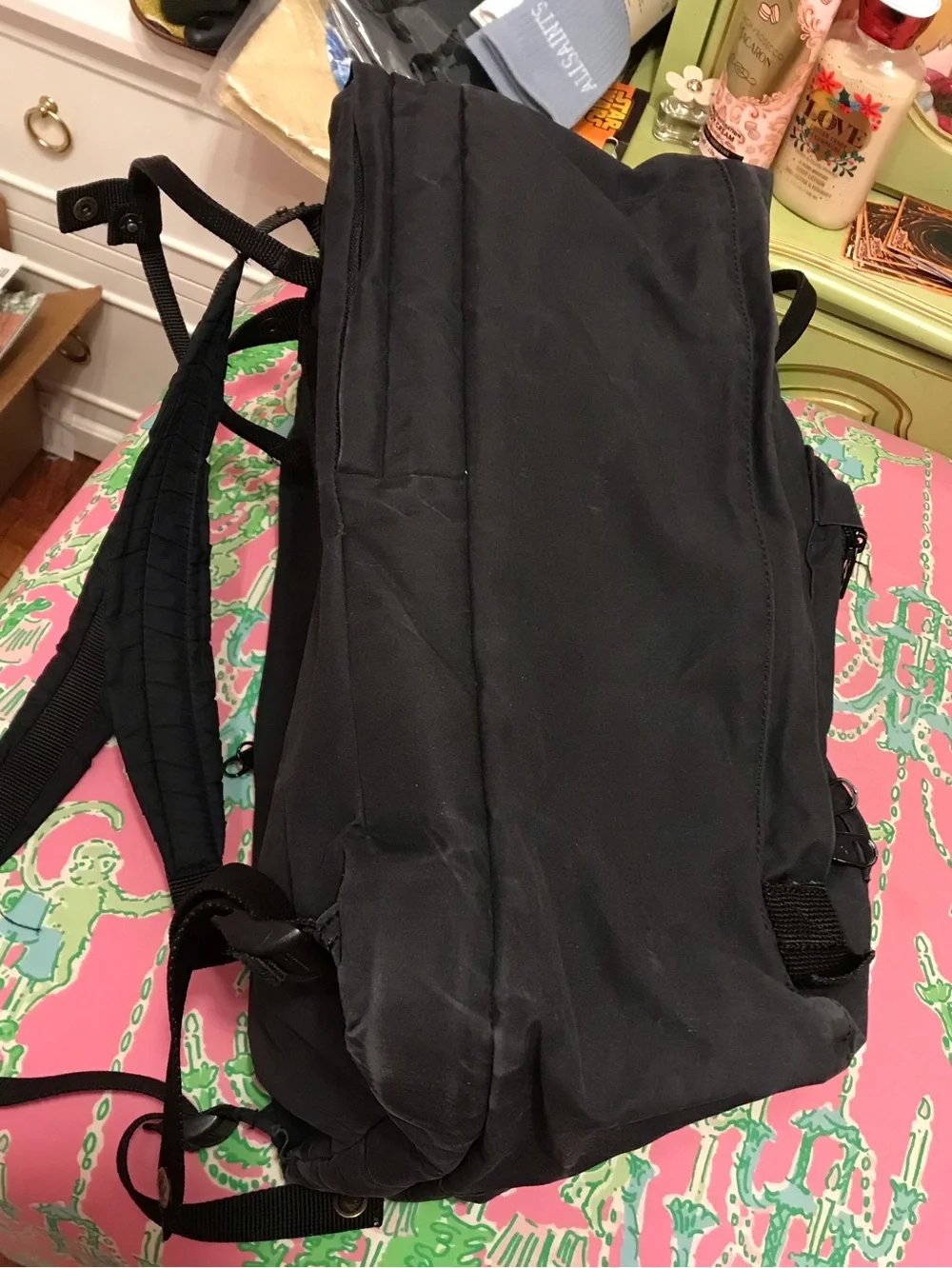 Fjallraven Kanken Backpack in Black with Red Logo